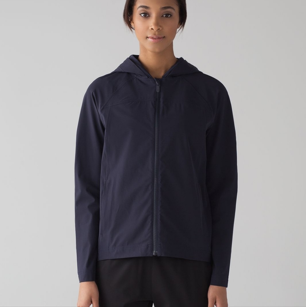 🍦Lululemon On the Fly Jacket in Midnight Navy